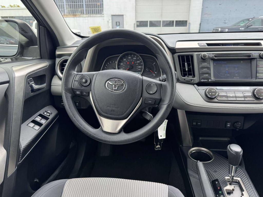Used 2015 Toyota RAV4 XLE AWD/4WD image 17