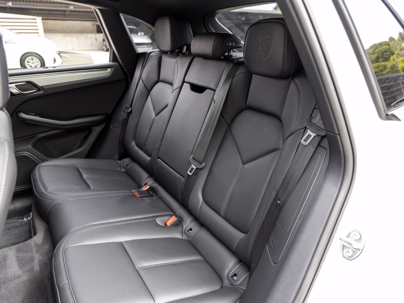 Used 2026 Porsche Macan AWD/4WD image 52