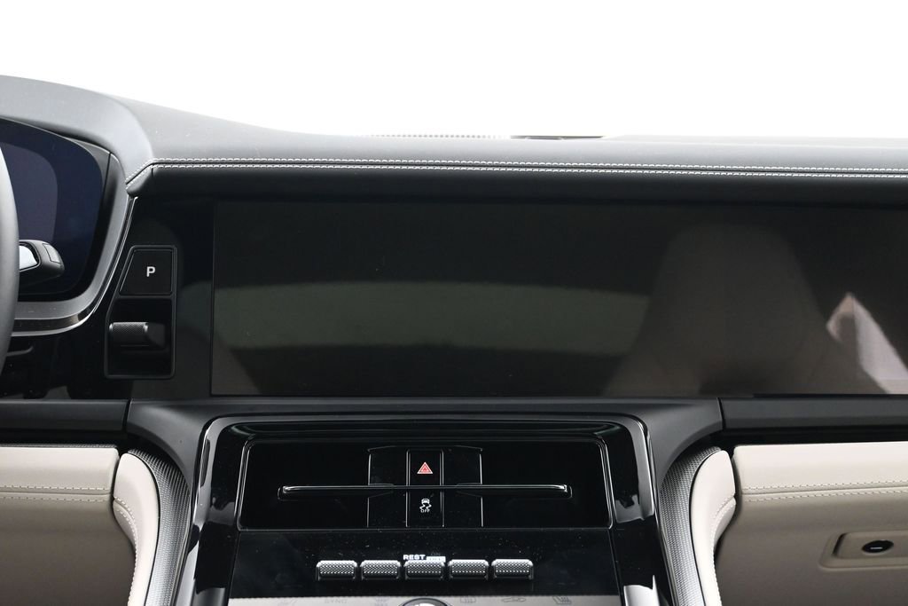 Certified 2026 Porsche Panamera image 11