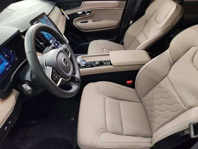 New 2025 Volvo XC90 T8 Core image 14
