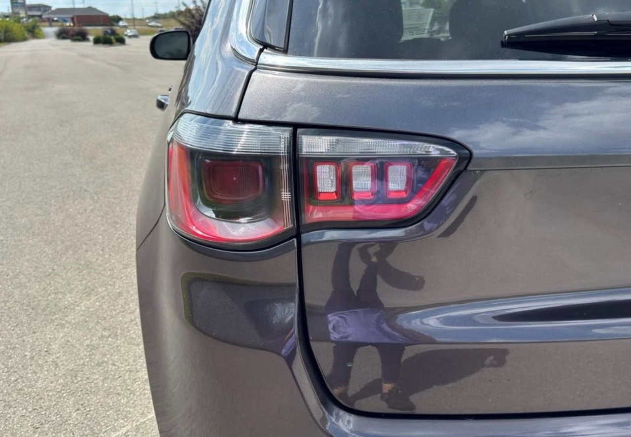 Used 2022 Jeep Compass Latitude w/ Convenience Group image 4