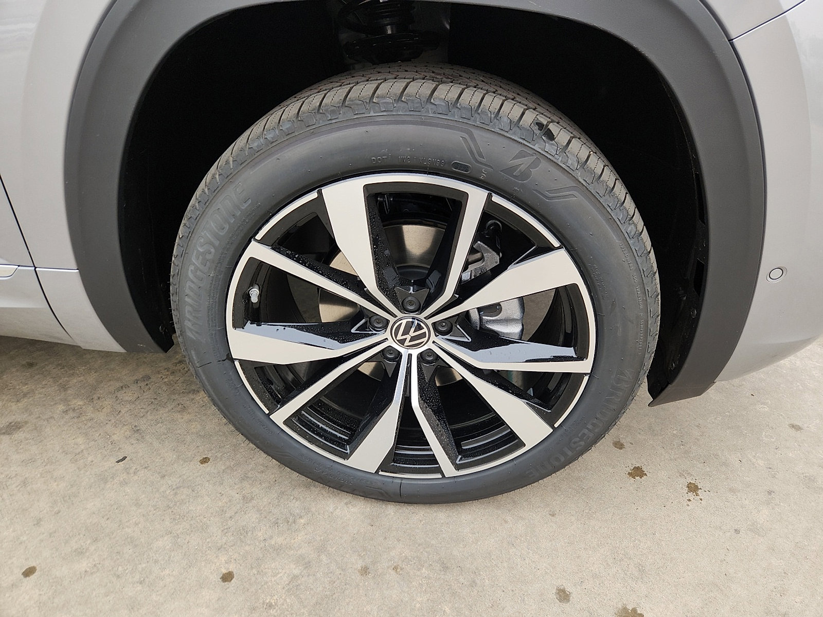 New 2026 Volkswagen Atlas SEL Premium R-Line image 9