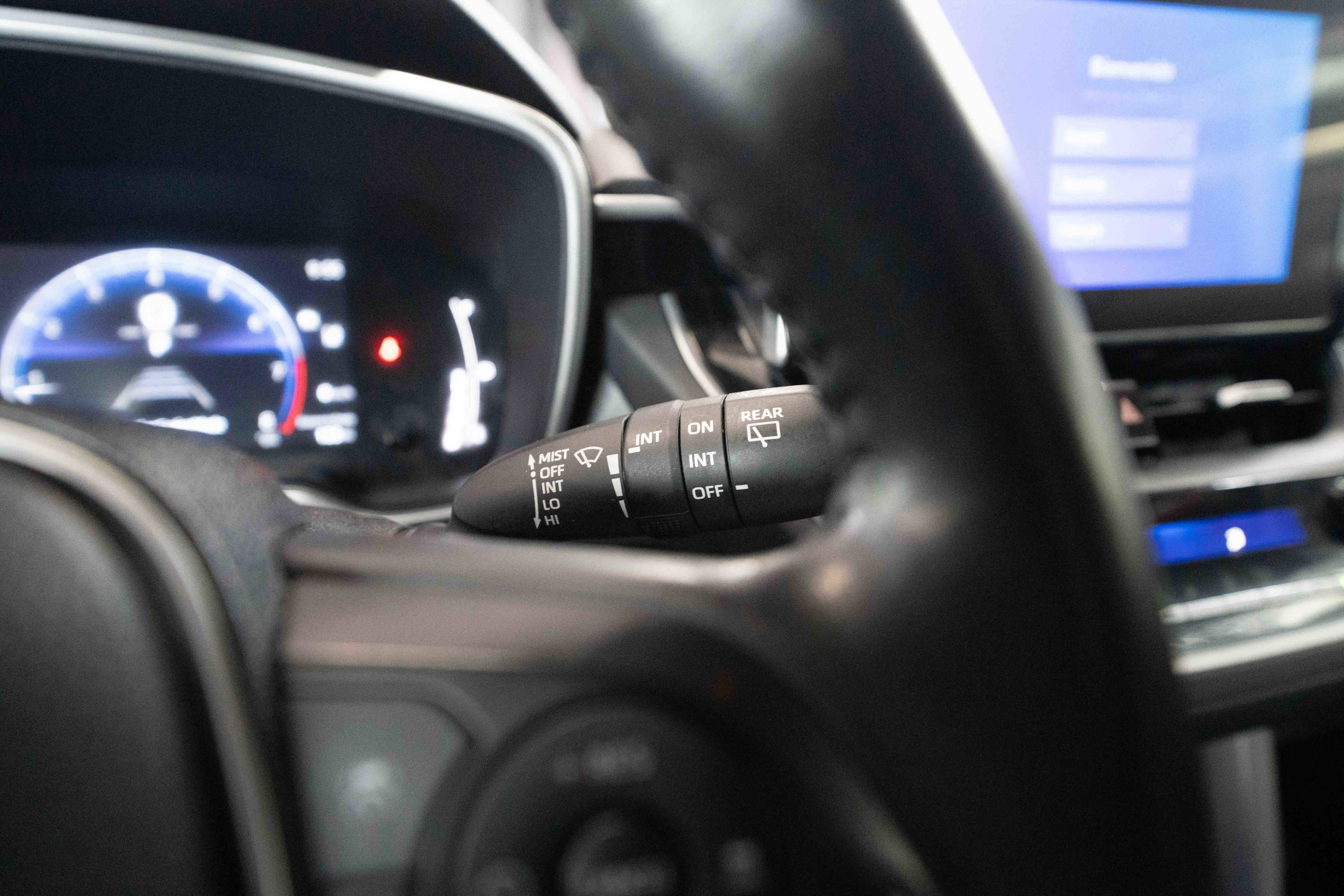 Used 2023 Toyota Corolla Cross XLE image 14