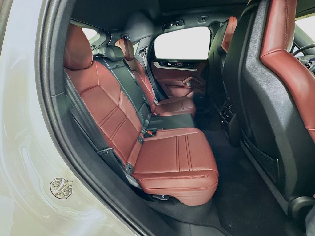 New 2026 Porsche Cayenne E-Hybrid Coupe AWD/4WD image 28