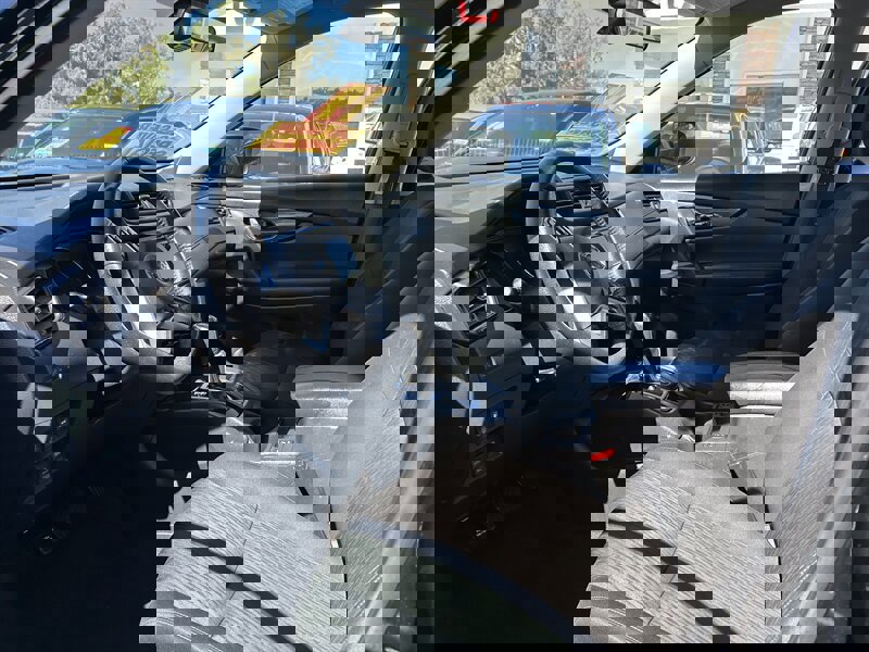 Used 2019 Nissan Rogue SV image 15