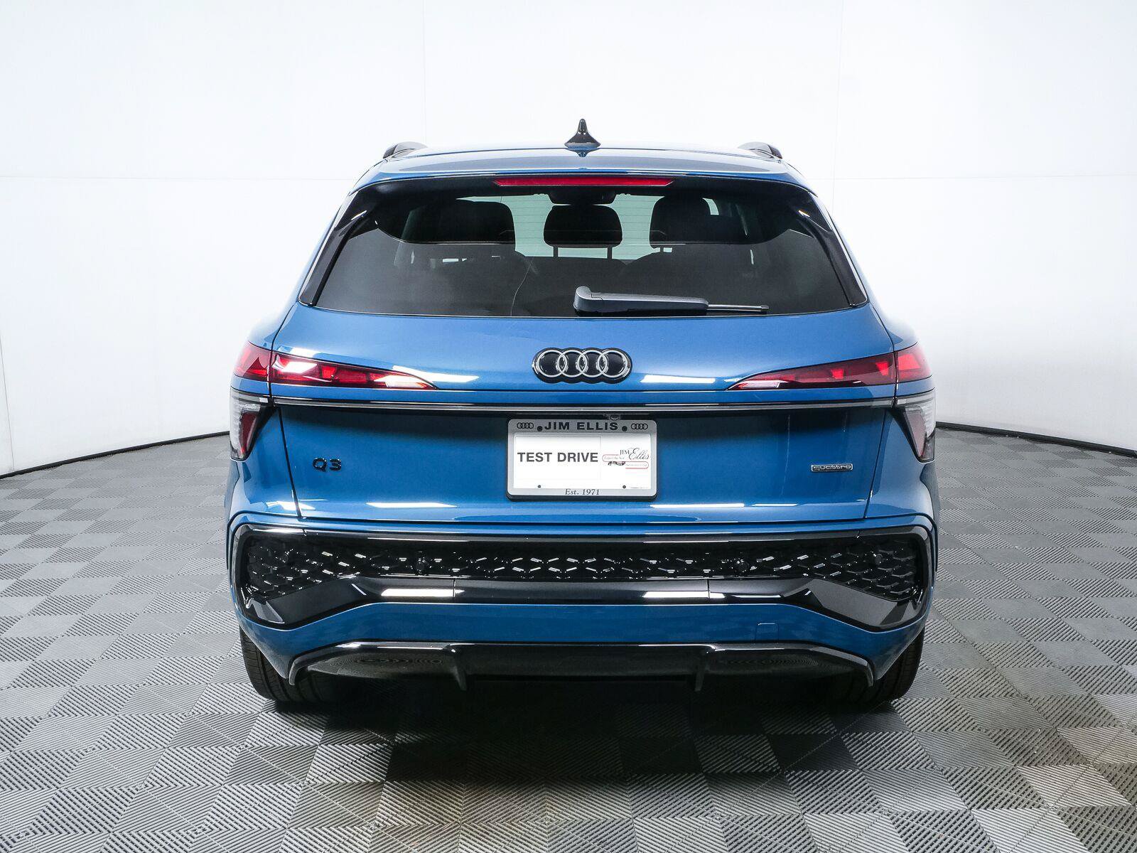New 2026 Audi Q3 quattro 2.0T AWD/4WD image 33