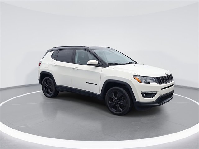 Used 2020 Jeep Compass Latitude image 2
