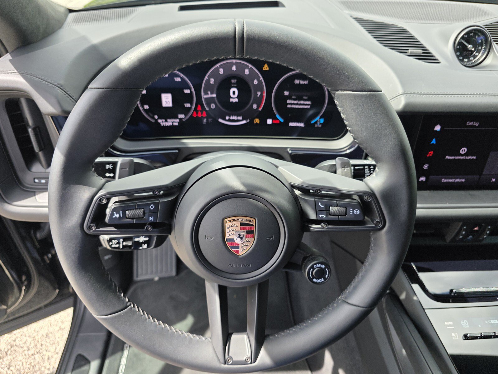 Used 2025 Porsche Cayenne GTS AWD/4WD image 17