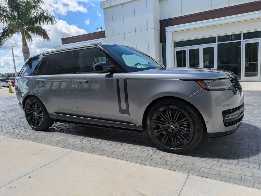 New 2025 Land Rover Range Rover Long Wheelbase SE AWD/4WD image 2
