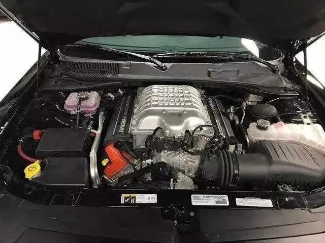 Used 2015 Dodge Challenger SRT Hellcat image 18