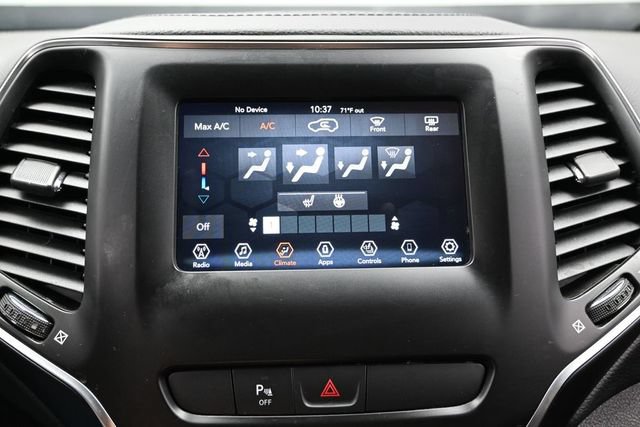 Used 2020 Jeep Cherokee Latitude Plus w/ Cold Weather Group AWD/4WD image 34
