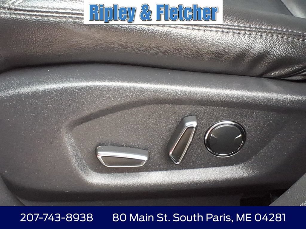 Used 2017 Ford Explorer XLT w/ Equipment Group 202A AWD/4WD image 13