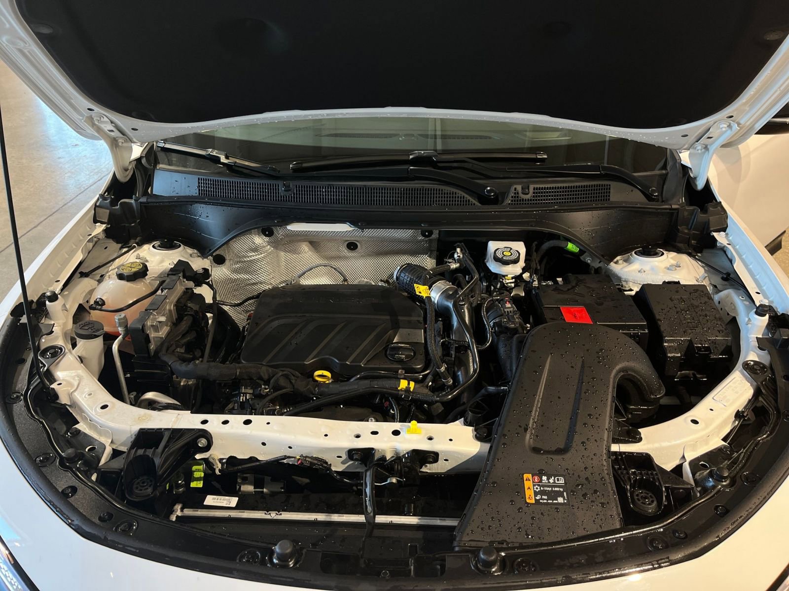 Used 2025 Buick Envista Sport Touring image 31