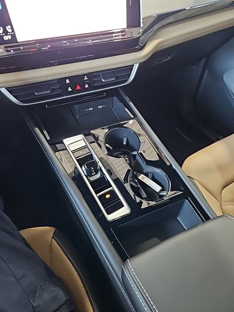 New 2026 Volkswagen Atlas Cross Sport SE image 32