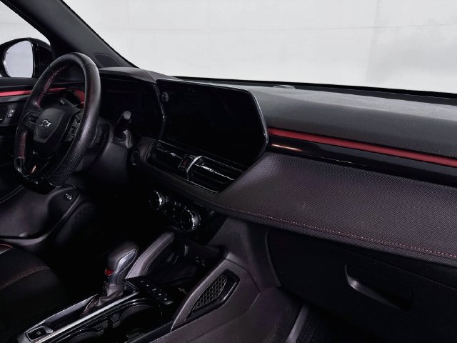 Used 2025 Chevrolet TrailBlazer RS w/ Convenience Package FWD image 27