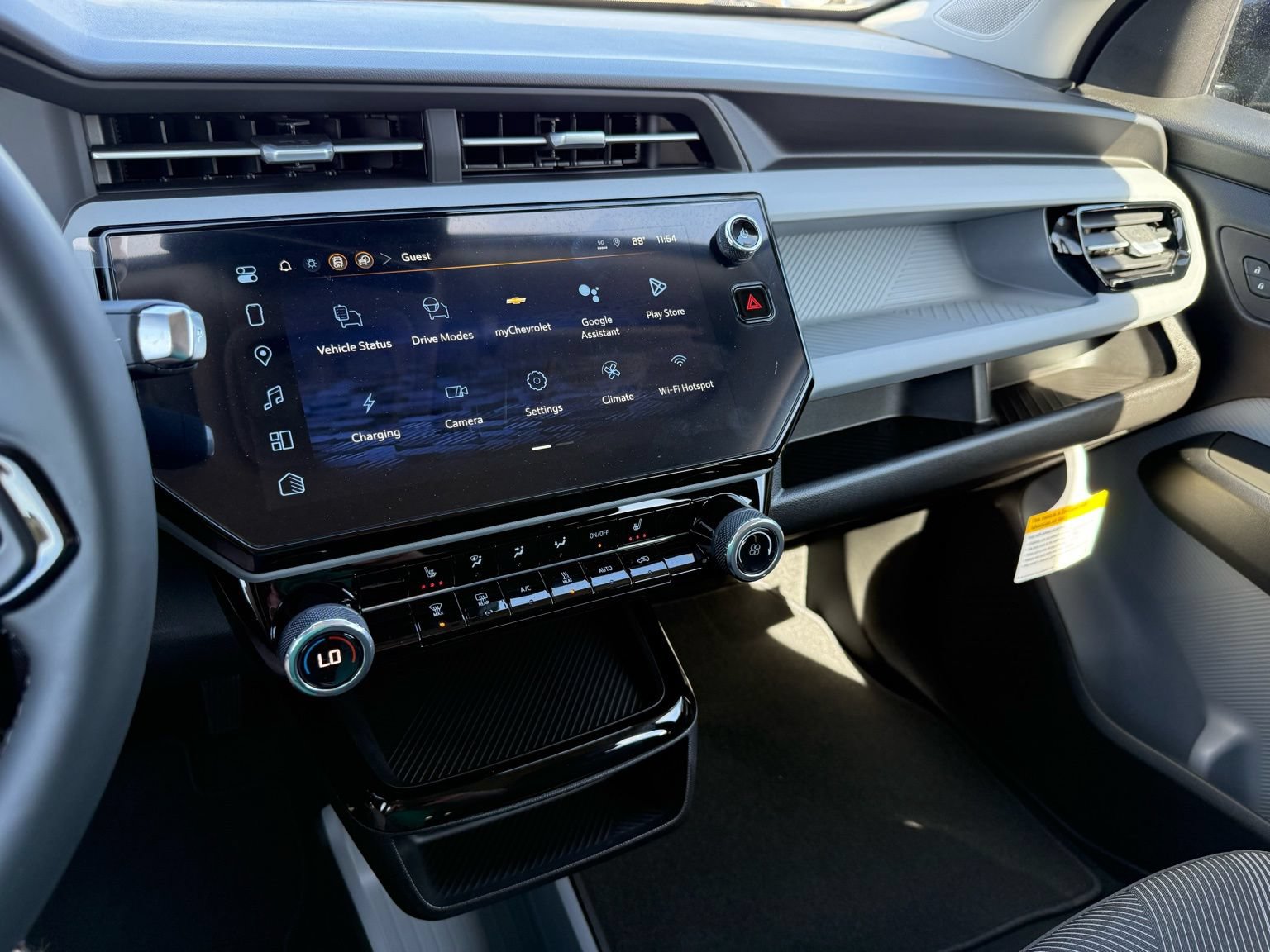 New 2027 Chevrolet Bolt LT w/ Comfort Package FWD image 21