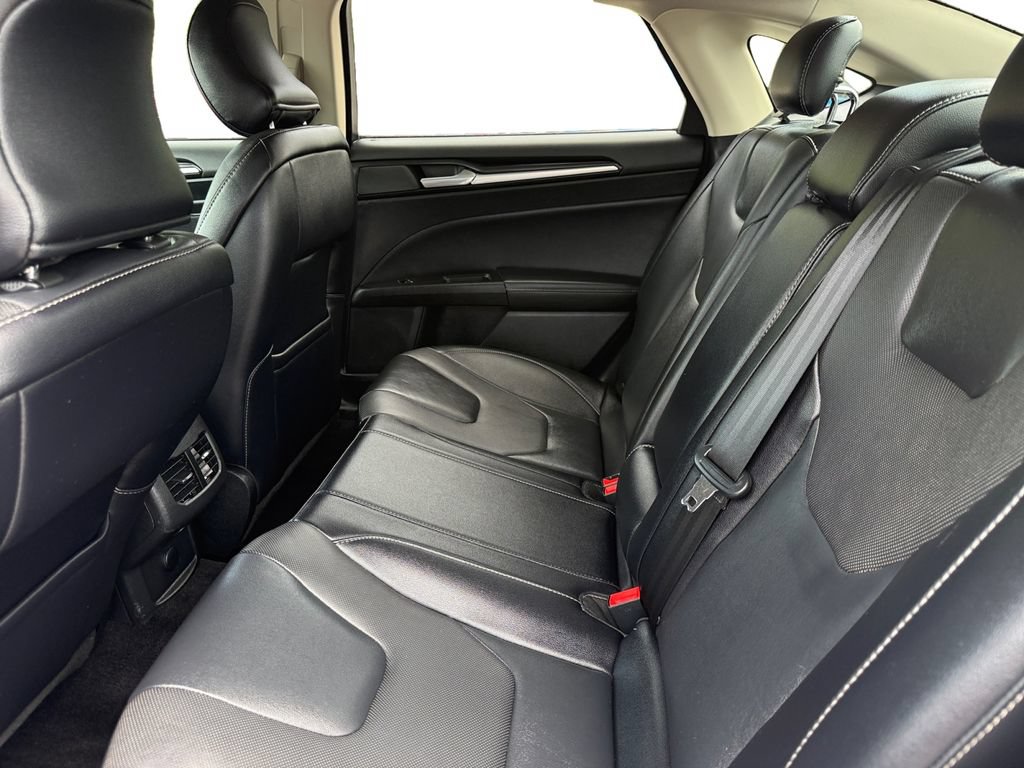 Used 2017 Ford Fusion Titanium FWD image 14