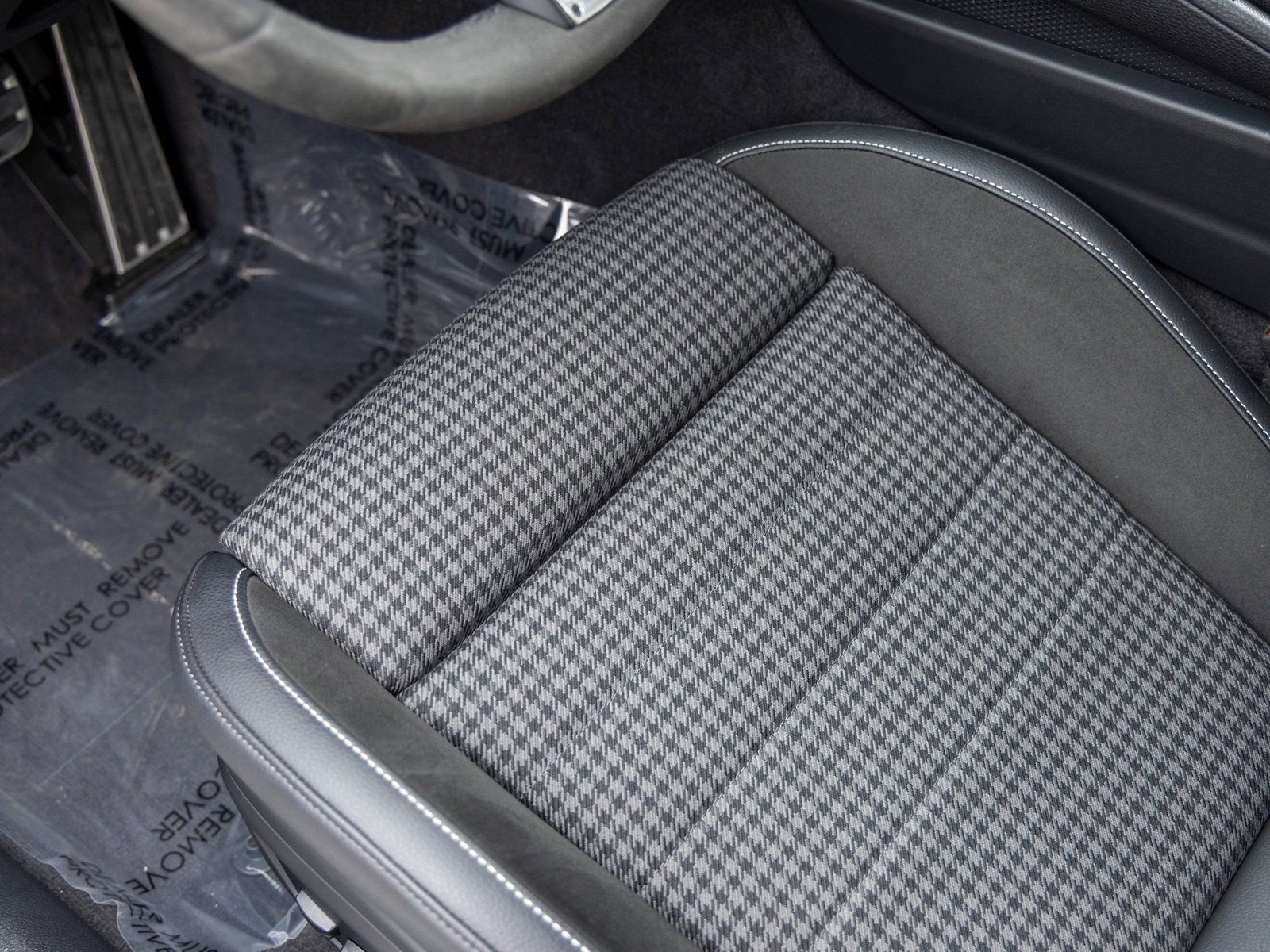 Certified 2025 Porsche Panamera 4 image 29