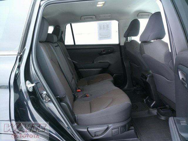 Certified 2022 Toyota Highlander LE image 29