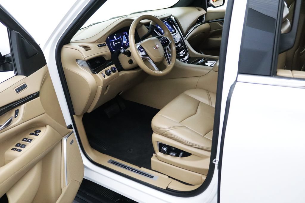Used 2019 Cadillac Escalade ESV Platinum AWD/4WD image 22