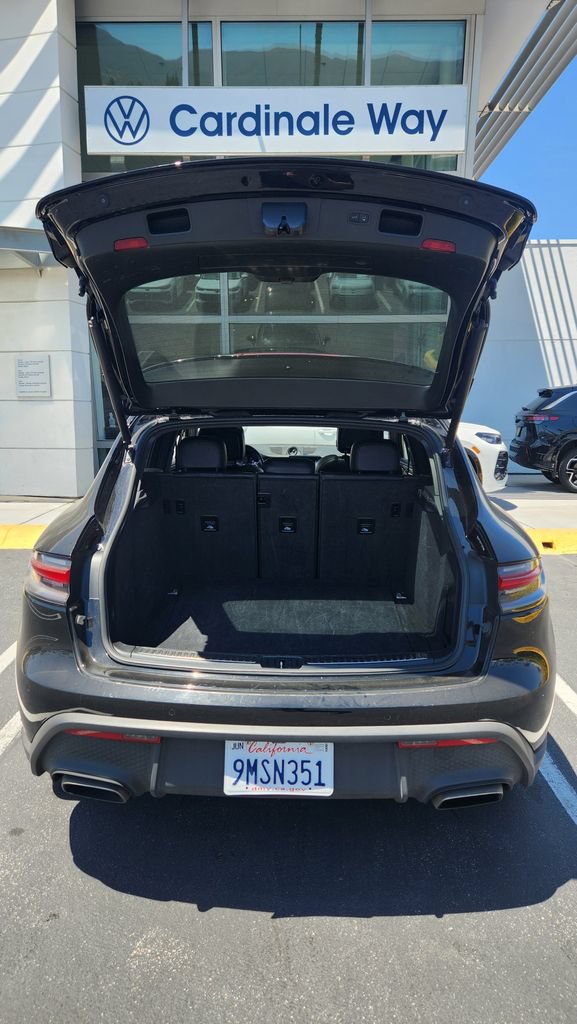 Used 2024 Porsche Macan AWD/4WD image 4