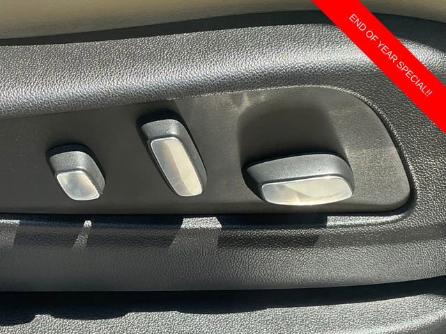 Used 2018 Cadillac XT5 Luxury w/ Driver Awareness Package image 16