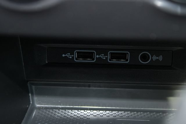 Used 2020 Volkswagen Tiguan SE R-Line FWD image 23