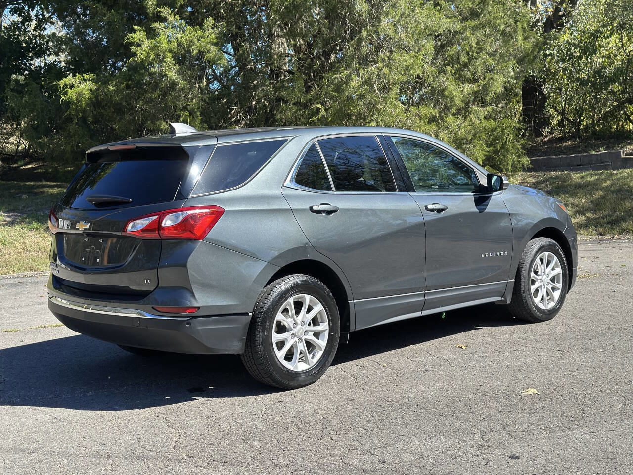 Used 2019 Chevrolet Equinox LT w/ Driver Convenience Package image 7