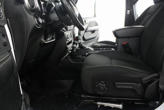 Used 2020 Jeep Wrangler Unlimited Sahara image 15