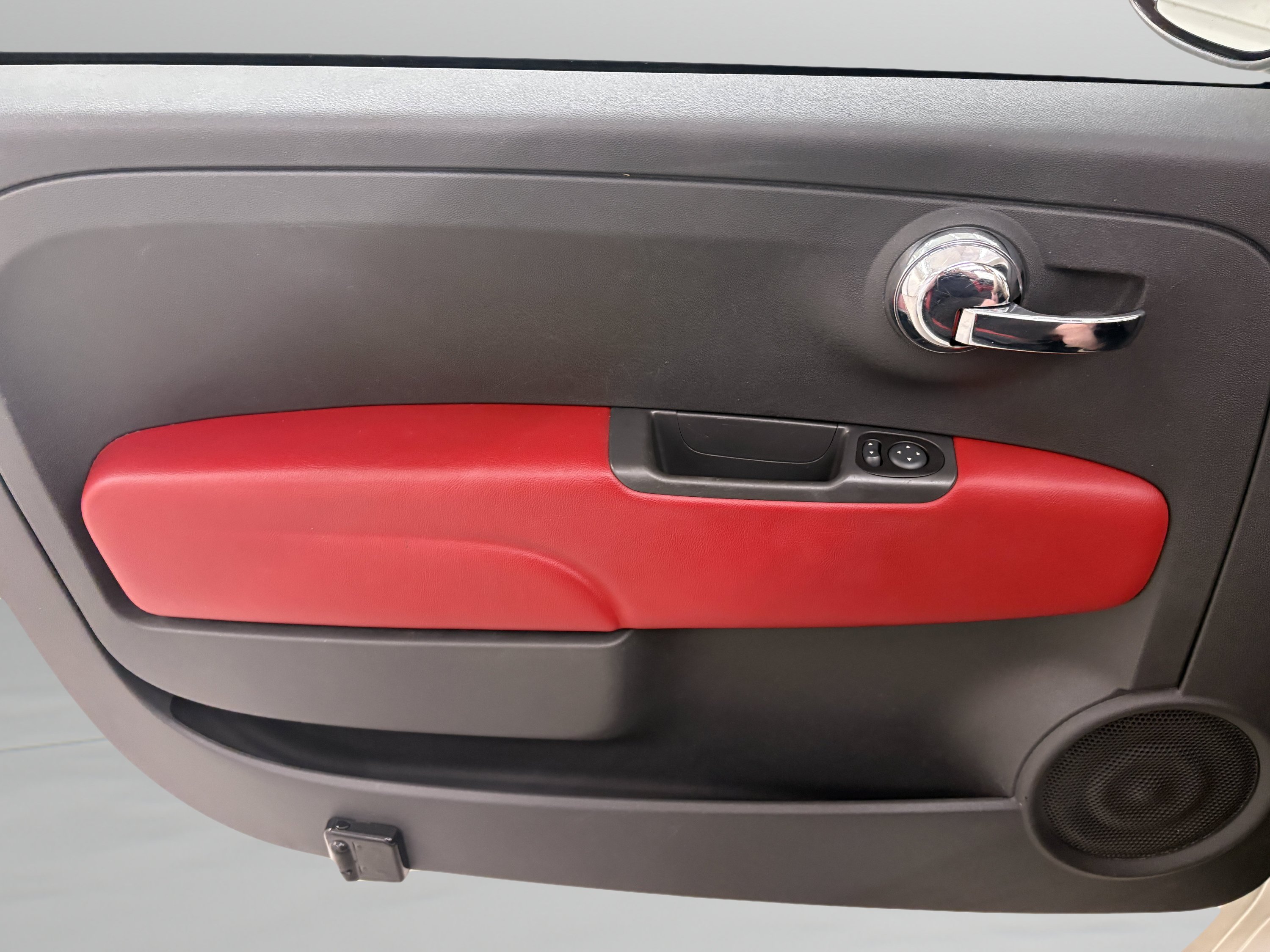 Used 2013 FIAT 500 Lounge w/ Luxury Leather Pkg FWD image 21