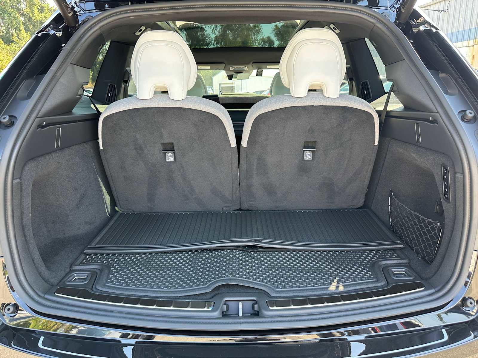 New 2025 Volvo EX90 Ultra w/ Protection Package Premier image 14