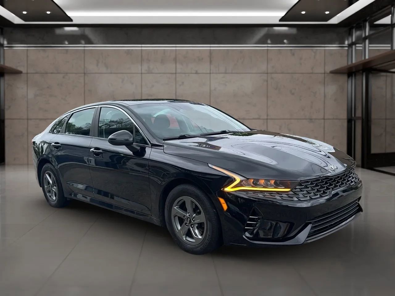 Used 2021 Kia K5 LXS FWD image 6