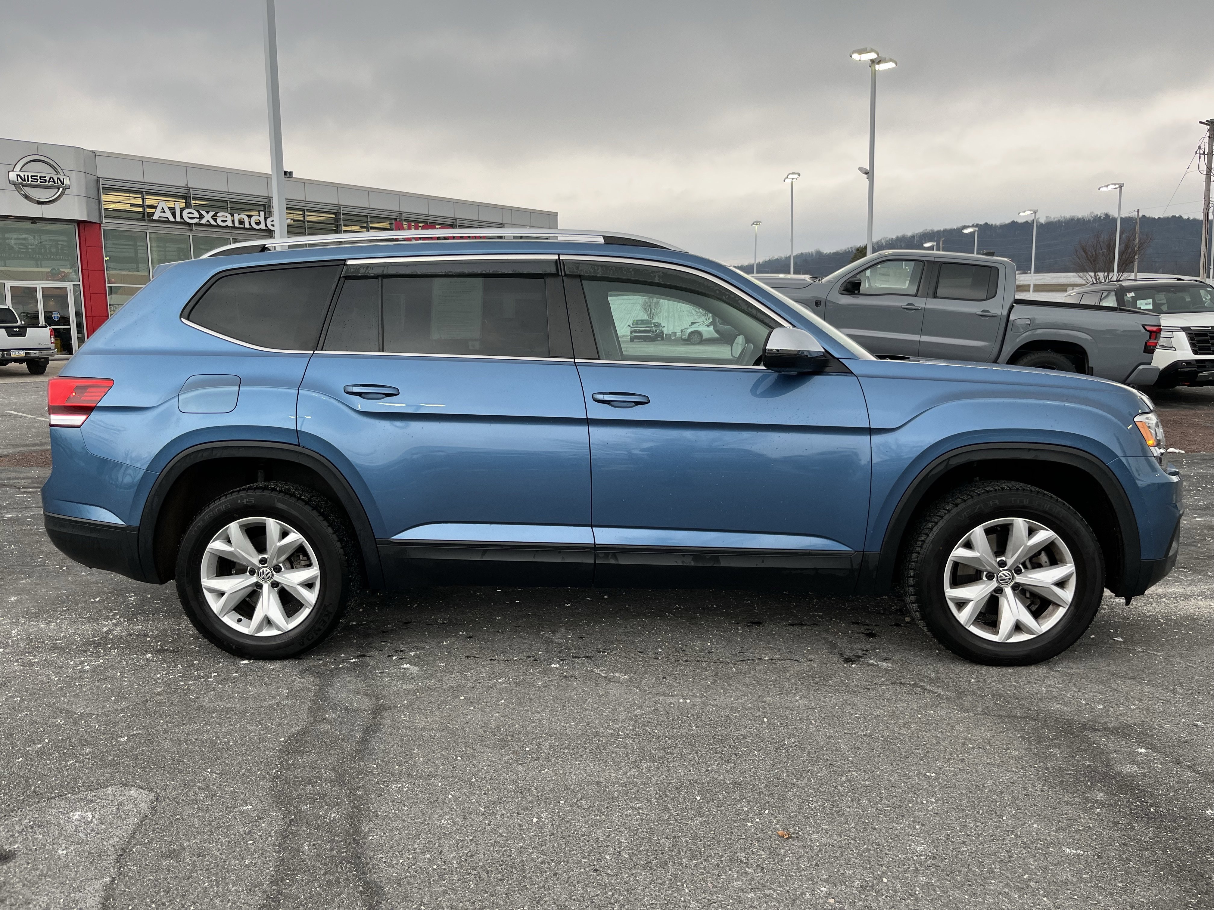 Used 2019 Volkswagen Atlas S w/ Towing Package image 2
