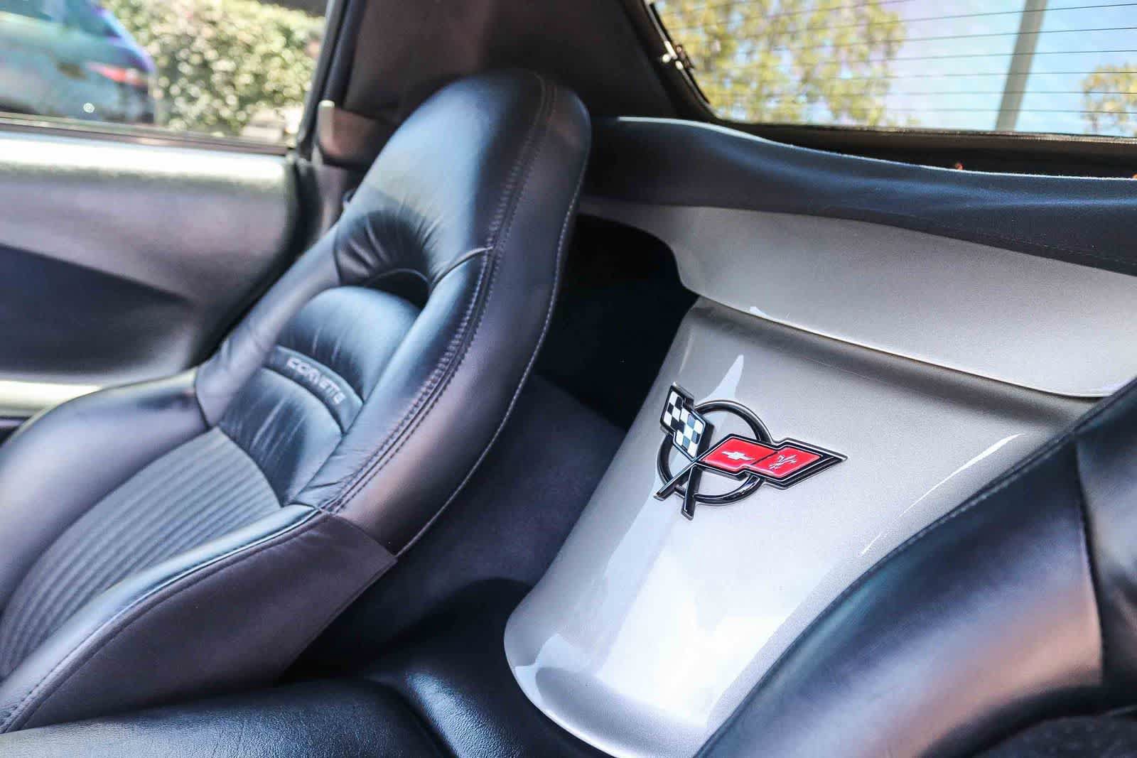 Used 2002 Chevrolet Corvette Convertible w/ Preferred Equipment Group2 RWD image 19