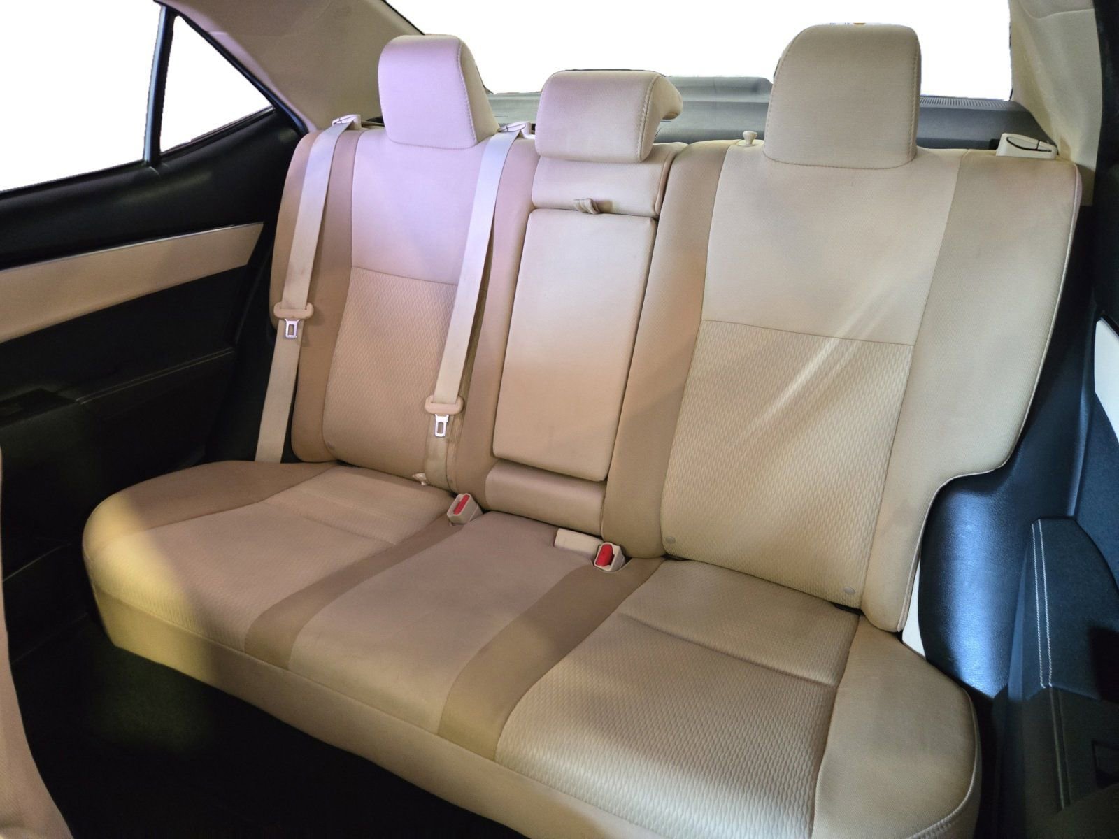 Used 2018 Toyota Corolla LE FWD image 23