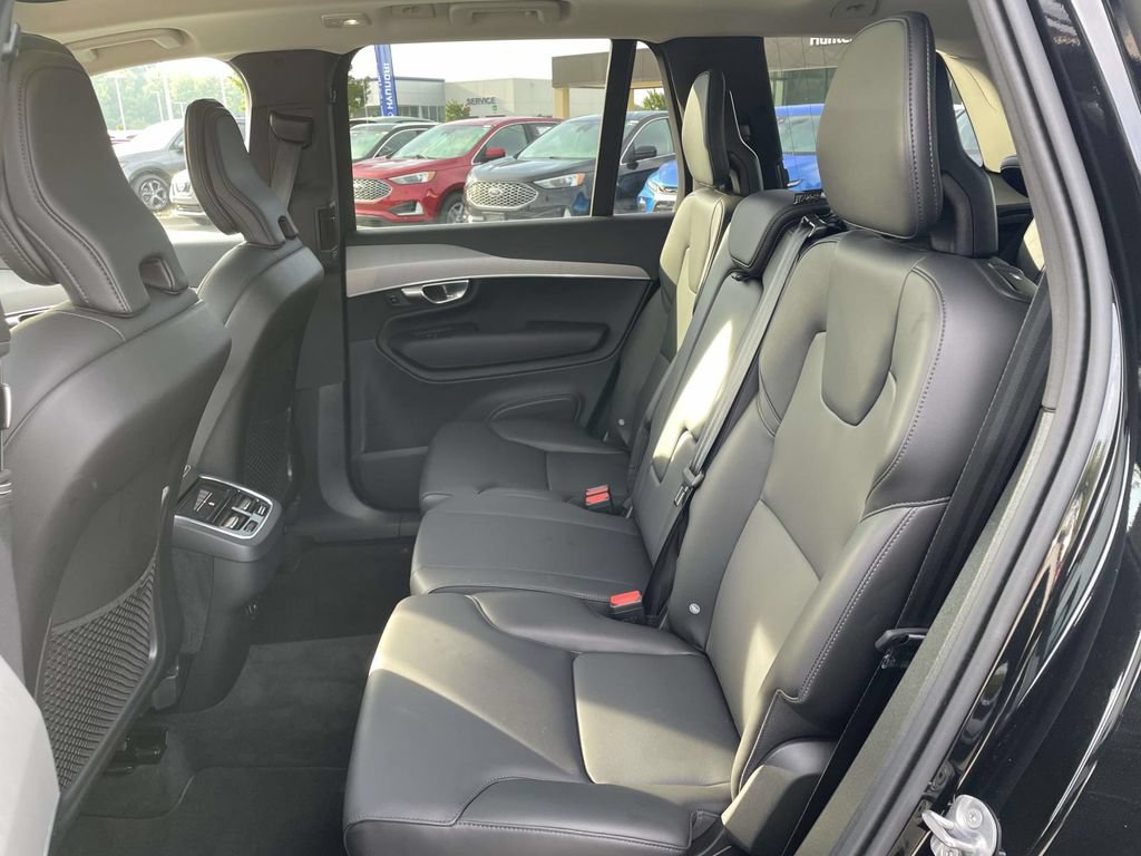 Used 2025 Volvo XC90 B5 Core AWD/4WD image 3