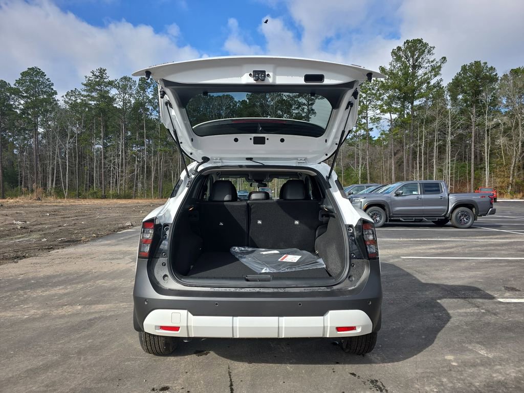 New 2026 Nissan Kicks SR FWD image 17