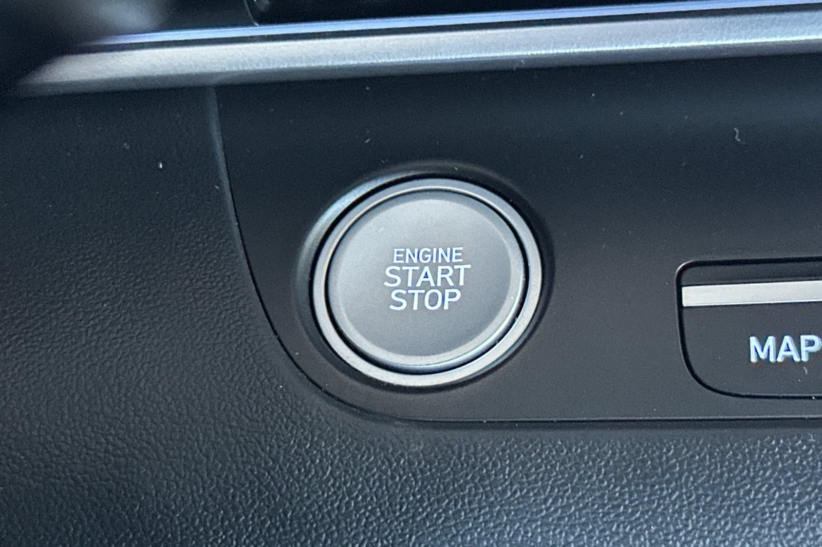 Used 2025 Hyundai Elantra SEL FWD image 23