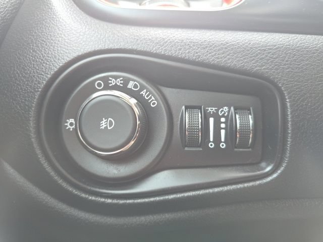 Certified 2022 Jeep Renegade Trailhawk AWD/4WD image 12