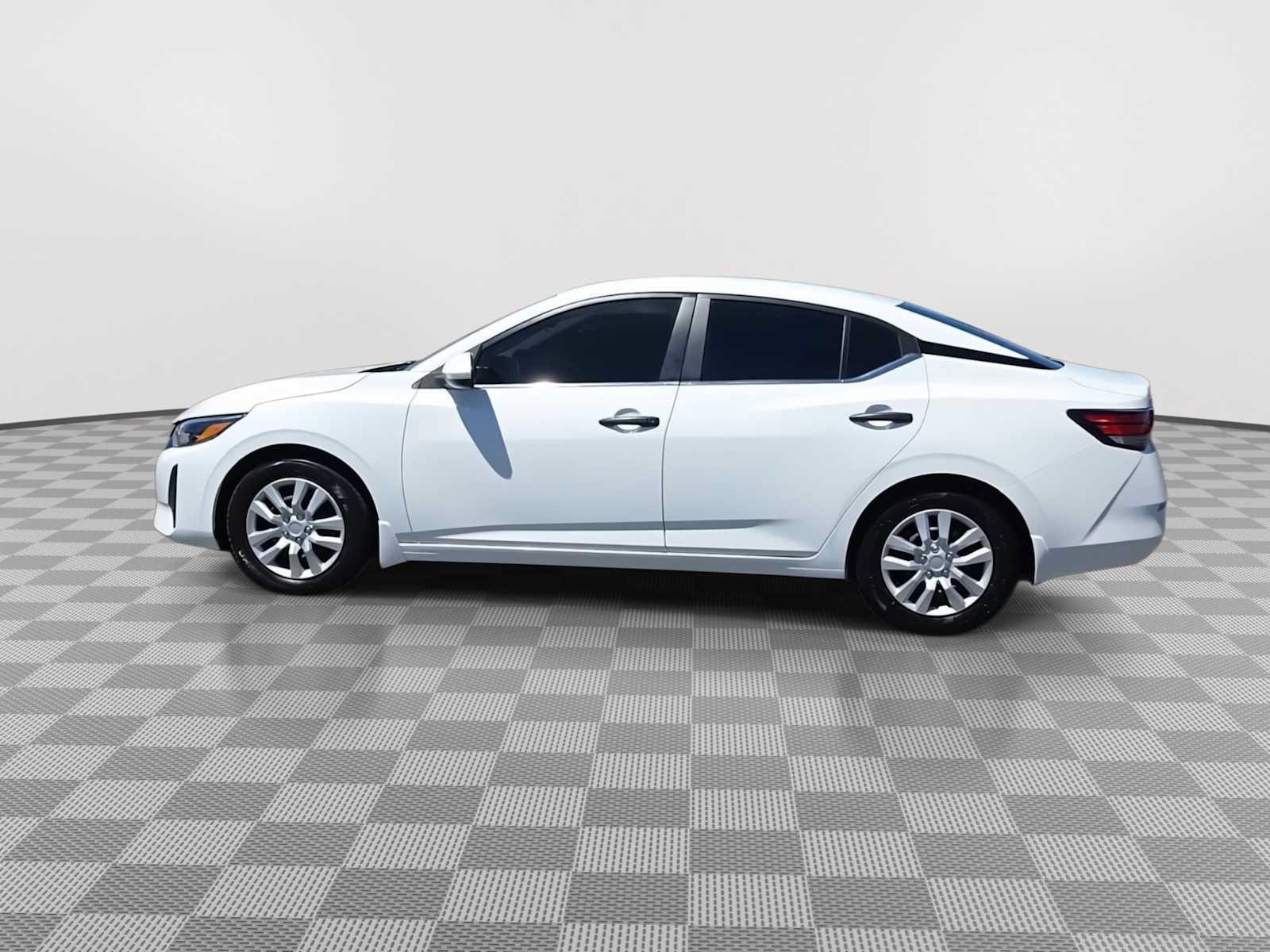Used 2025 Nissan Sentra S FWD image 5