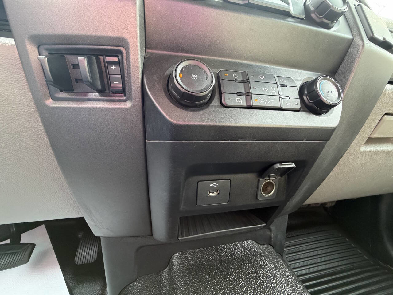 Used 2021 Ford F350 XL w/ Power Equipment Group image 35