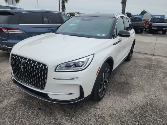 Used 2023 Lincoln Corsair Reserve w/ Equipment Group 201A image 3