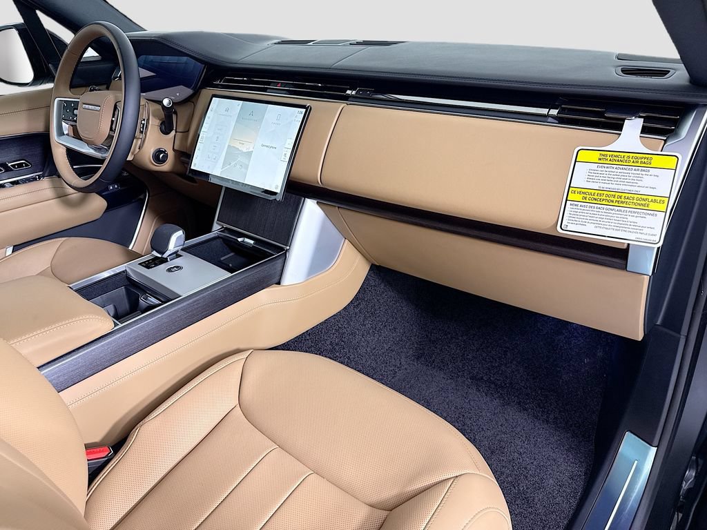 New 2026 Land Rover Range Rover Long Wheelbase SE AWD/4WD image 17