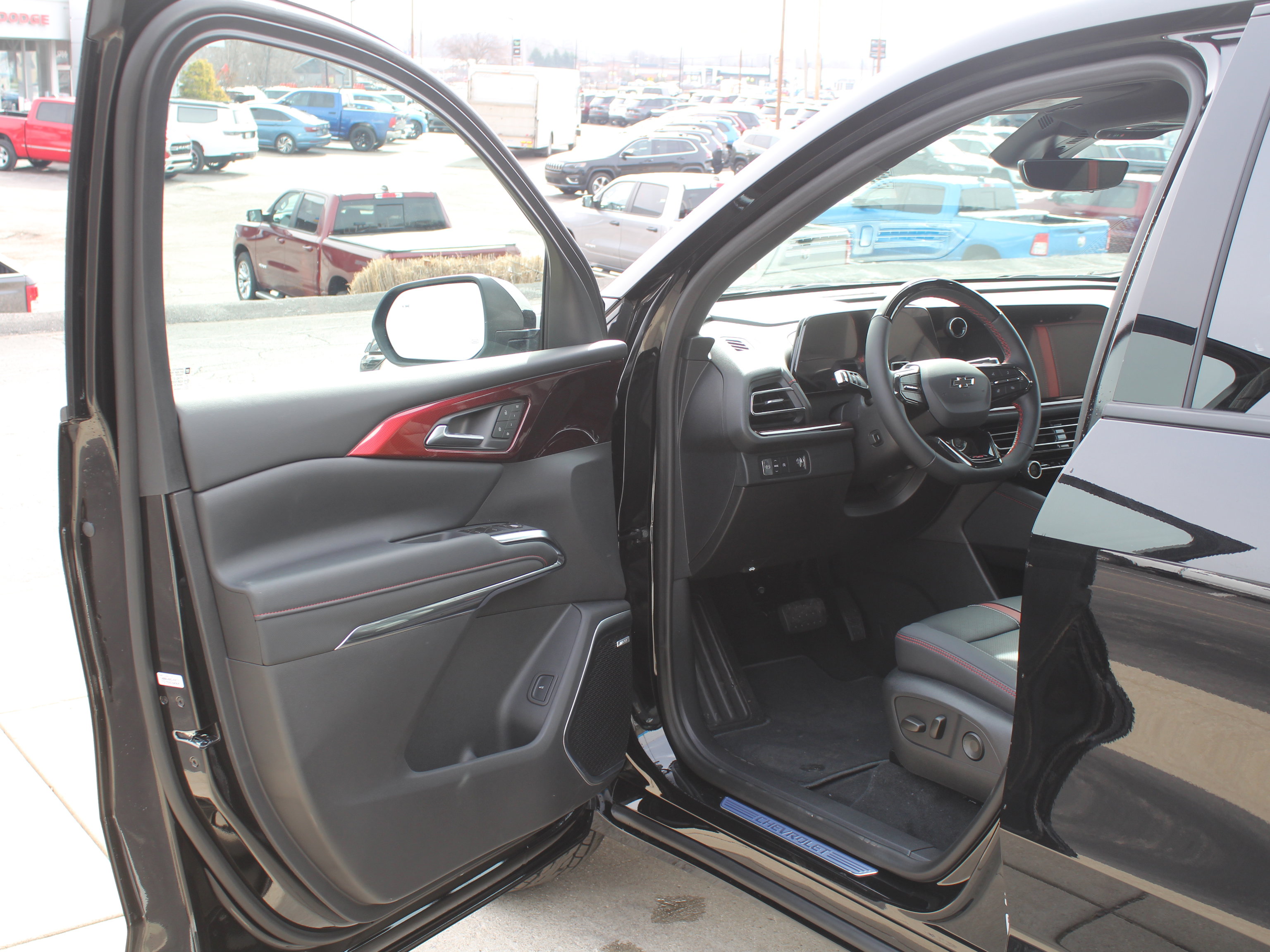 New 2026 Chevrolet Traverse RS image 8