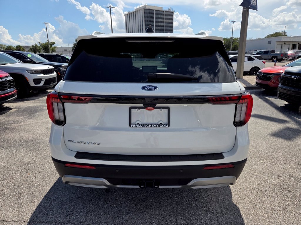 Used 2025 Ford Explorer Platinum RWD image 14