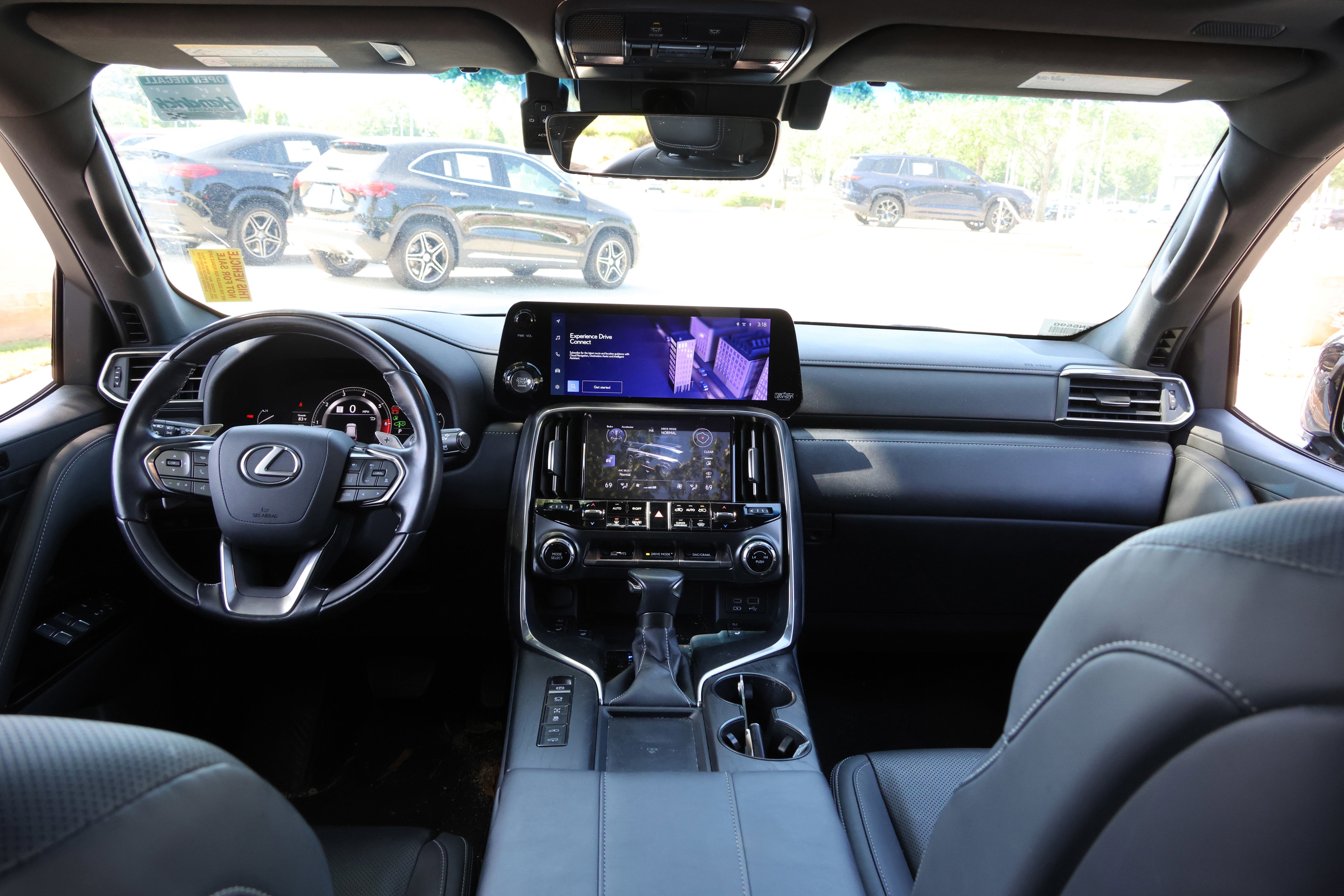 Used 2022 Lexus LX 600 4WD w/ Appearance Package image 18