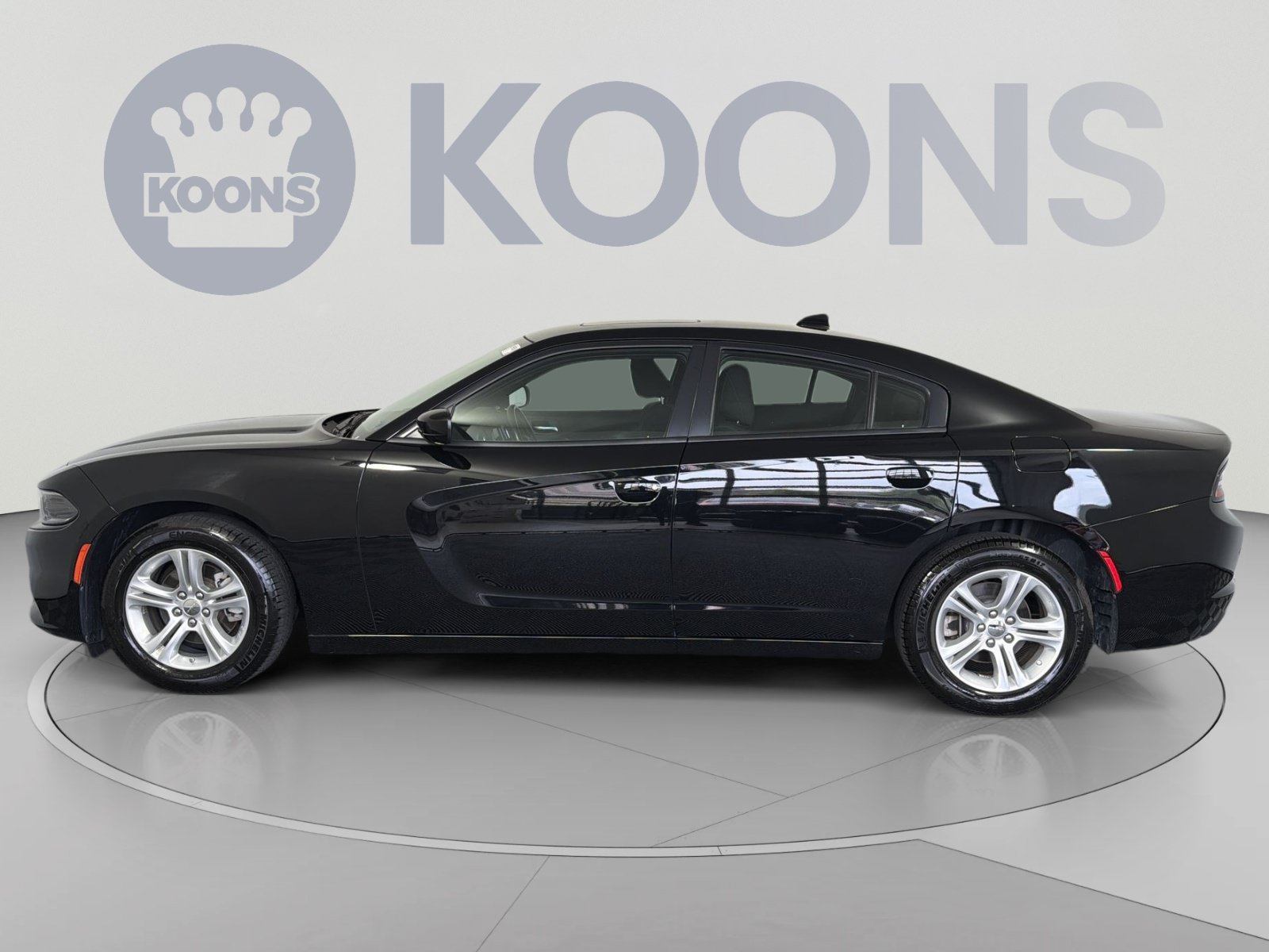 Used 2023 Dodge Charger SXT w/ Cold Weather Package RWD image 2