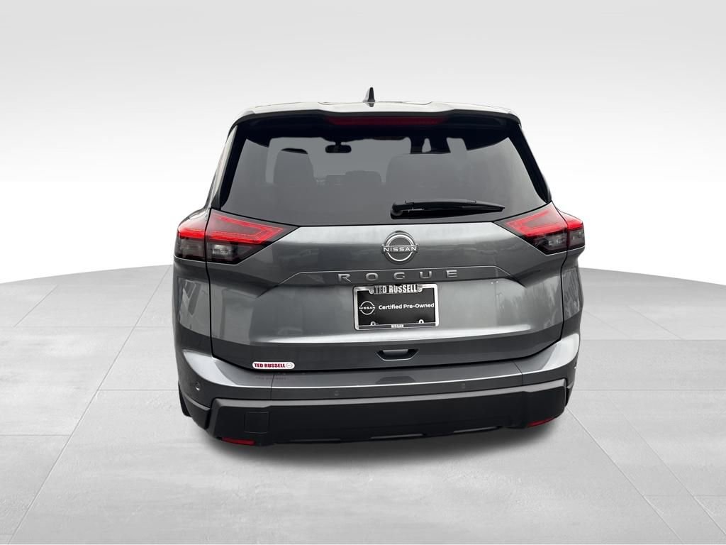 Used 2025 Nissan Rogue S image 5