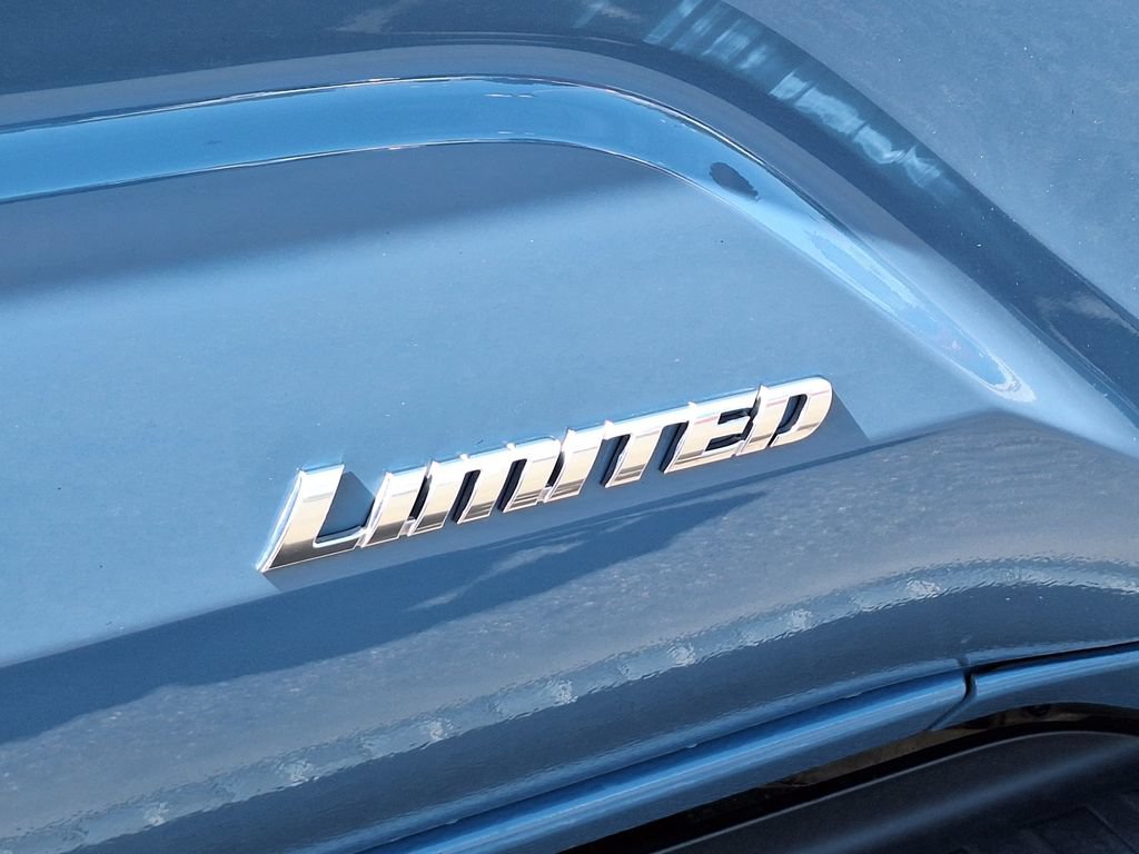 Used 2025 Toyota 4Runner Limited AWD/4WD image 36