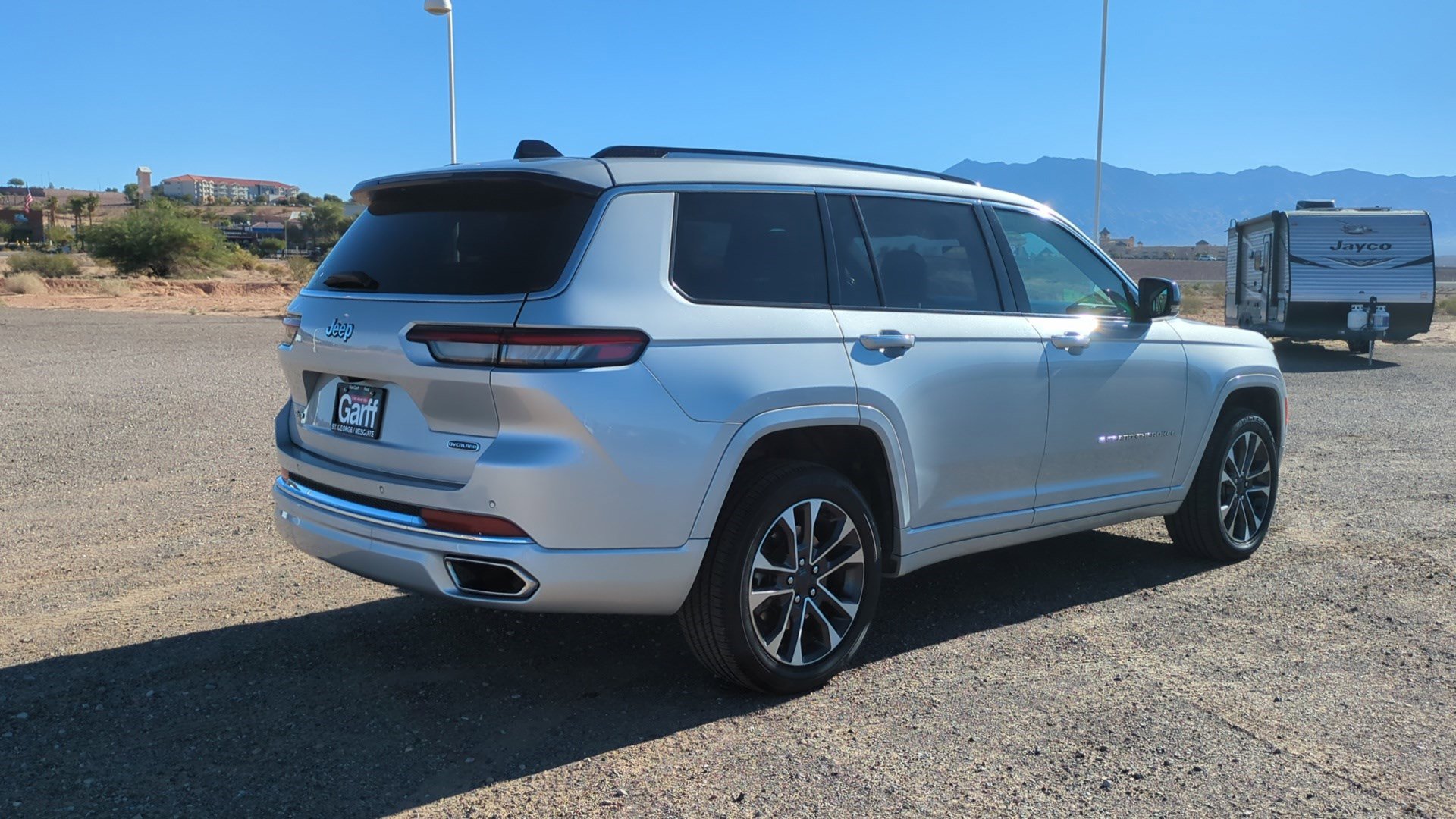 Used 2023 Jeep Grand Cherokee L Overland image 3